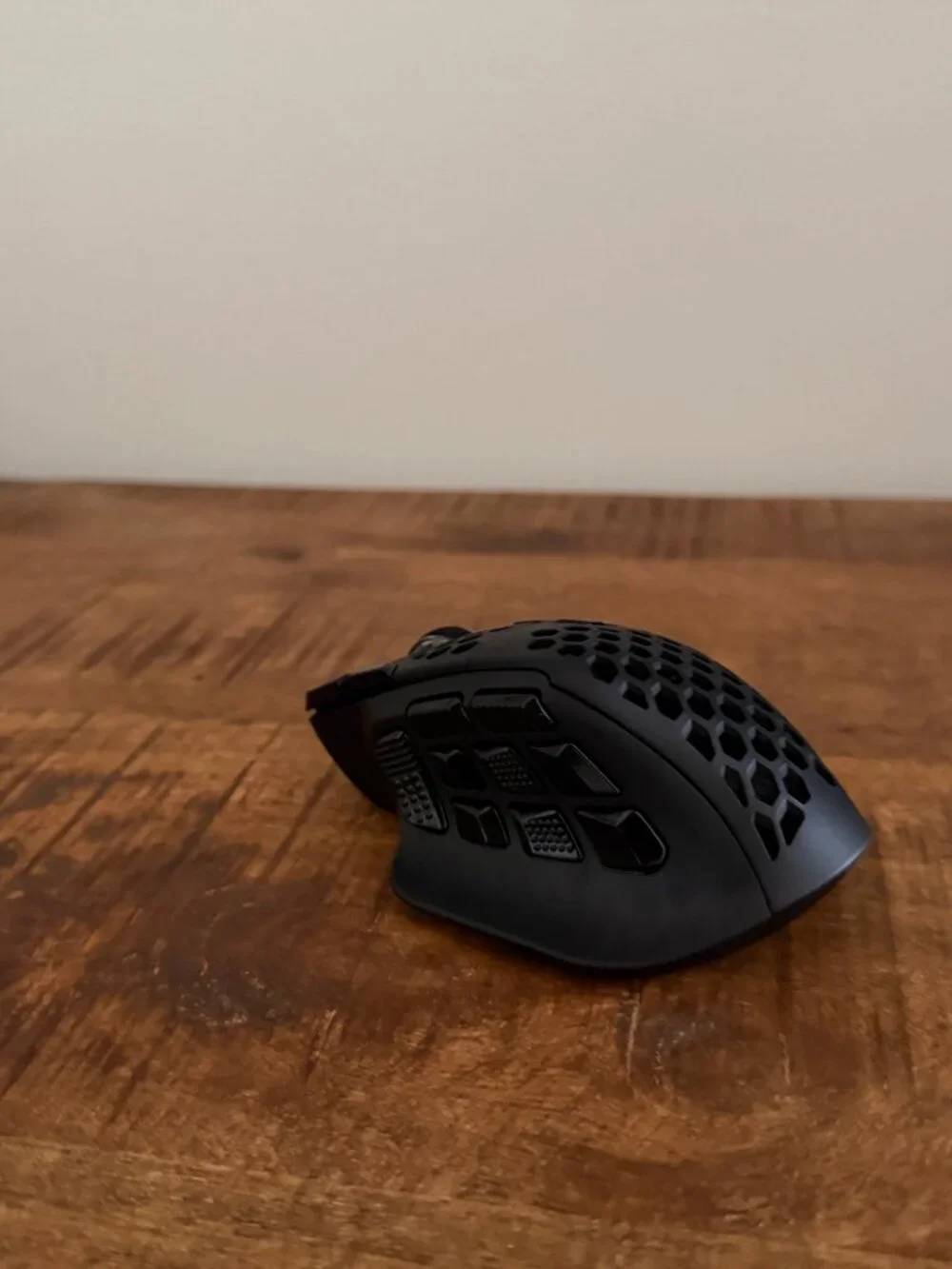 Like new unused - SOLAKAKA SM809 Pro Gaming Mouse with 9 Side Buttons